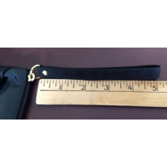 Donna Karan DK Cosmetics Black Zippered Makeup Toiletry Travel Bag Wristlet NEW - Picture 12 of 16